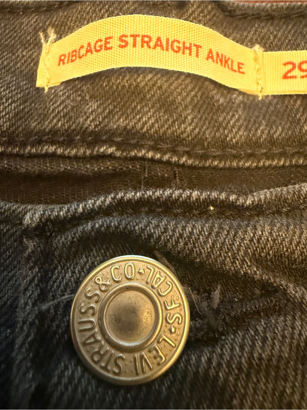 Levi's Black Washed Cropped Jeans - Picture 3 of 8